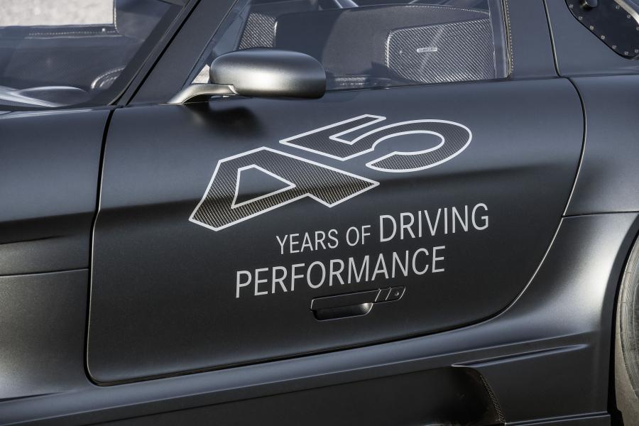  Mercedes-Benz SLS AMG GT3 45th Anniversary 2012 года  (фото 12 из 30)